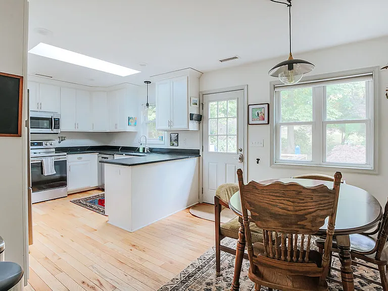 930 Saint Charles Ave — Photo 7