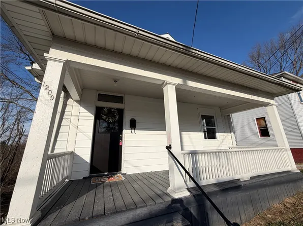 1209 Eastman St, Zanesville, OH 43701