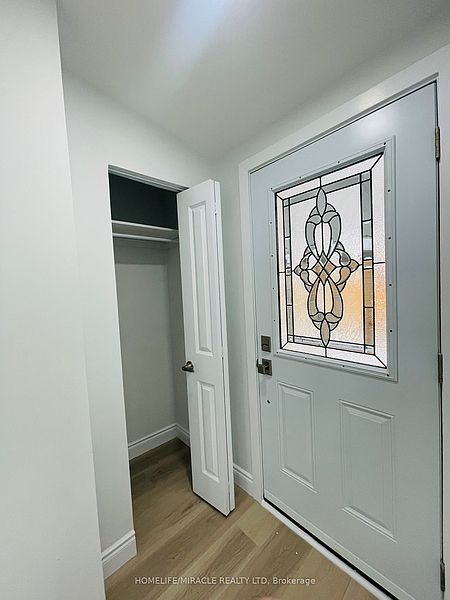 Toronto House for rent - 3 Bedrooms — photo 2
