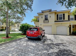 7 Largo Way, Boynton Beach, FL 33426
