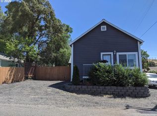 2402 E 10th St, The Dalles, OR