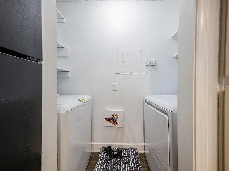 The Preston — Photo 11