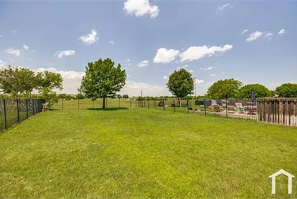 10017 Links Fairway Dr — Photo 23
