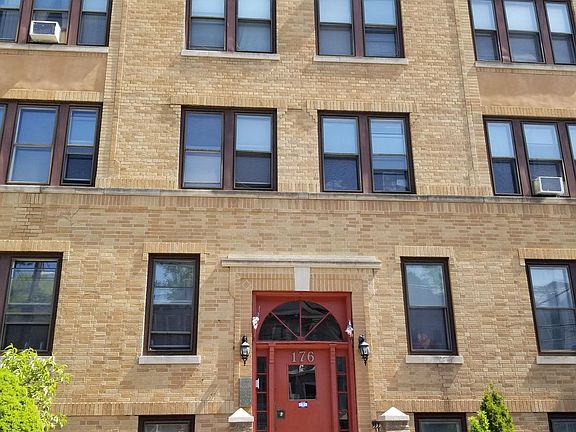 3rd image of 176 Fairview Ave APT 5