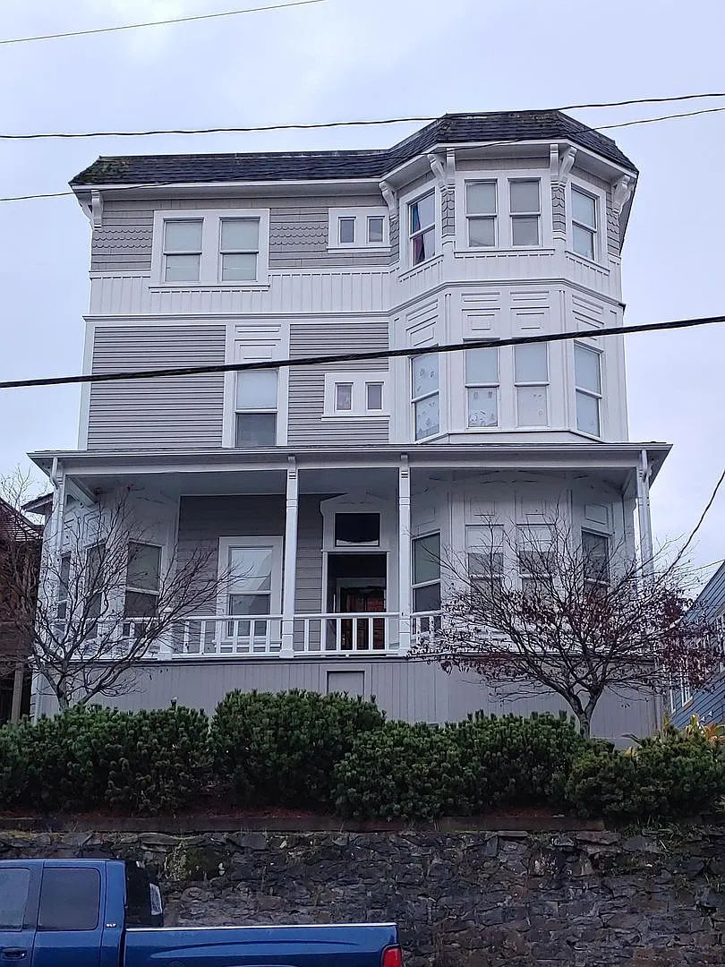 Taylor Place Property — Photo 1