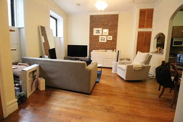 Rented by Luxor Homes & Investment Realty | media 18