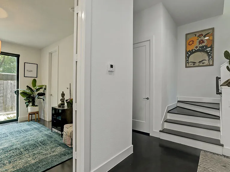 604 Middle St #F — Photo 3