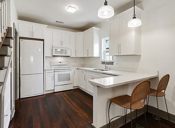 2nd image of 8209 Apple St #8209
