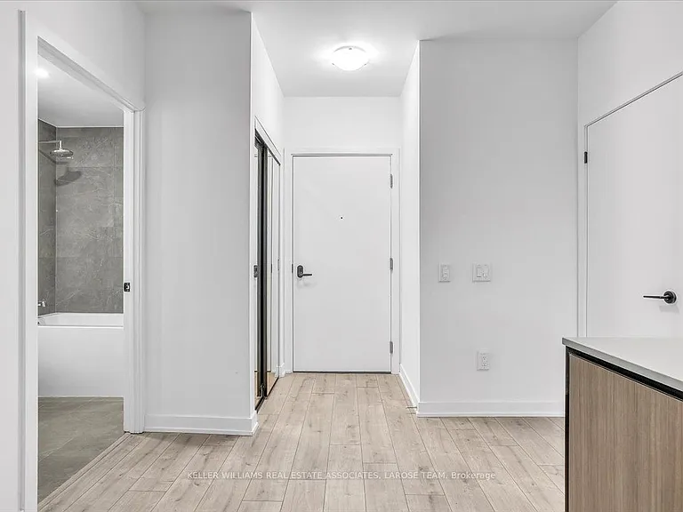 215 Lakeshore Rd W #205 — Photo 21