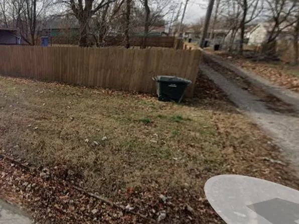 810 N 17th St, Parsons, KS 67357