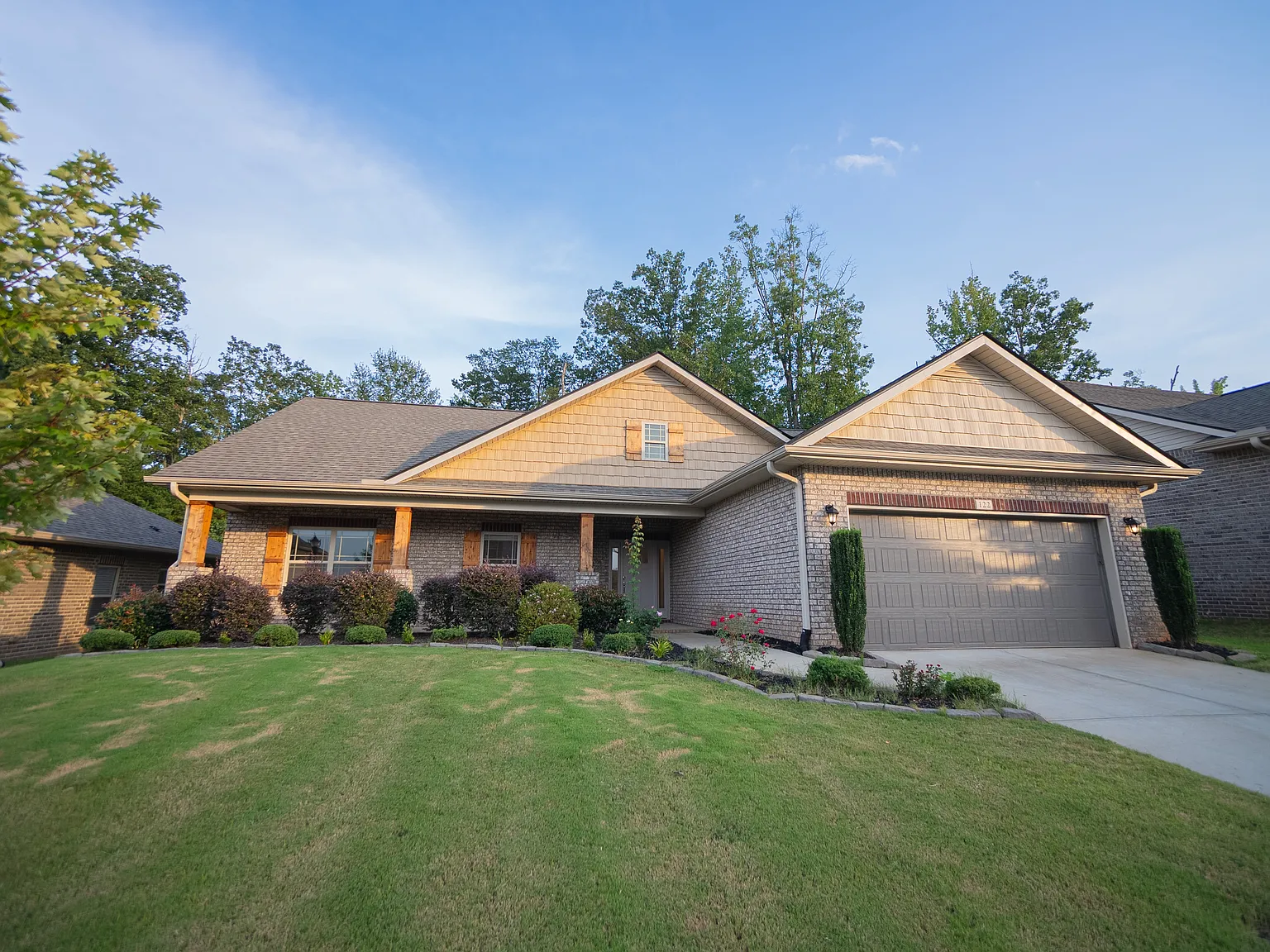 122 Starlight Dr — Photo 1