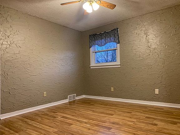 4th image of 475 Hodge St