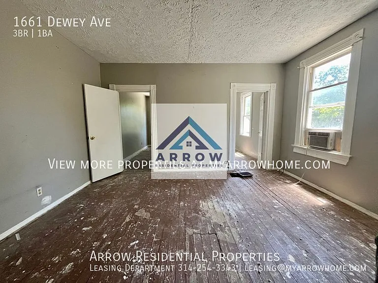 1661 Dewey Ave — Photo 7
