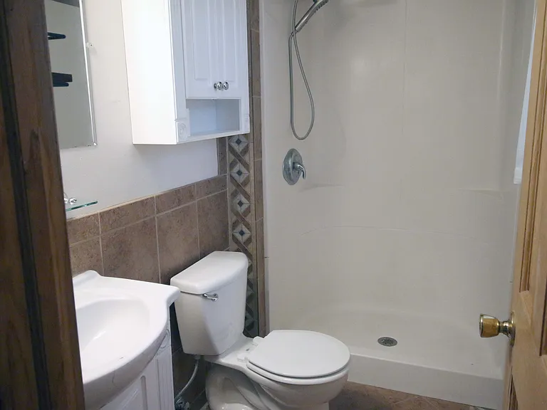 1414 Willow Ave — Photo 9