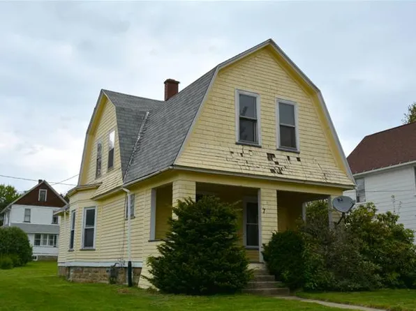 7 Hazeltine St, Warren, PA 16365