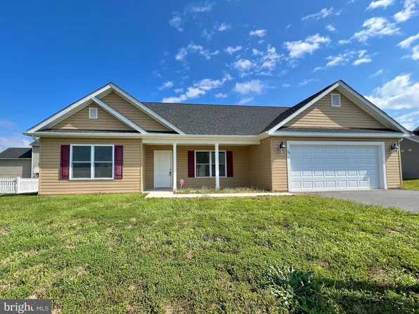 54 Hialeah Pl, Martinsburg, WV 25404