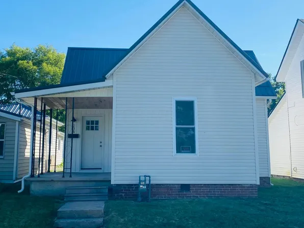 136 N Market St, Mount Sterling, OH 43143