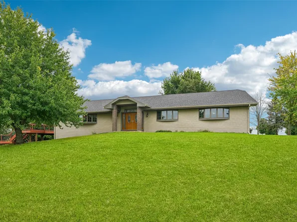 1607 N 23rd Ave W, Newton, IA 50208