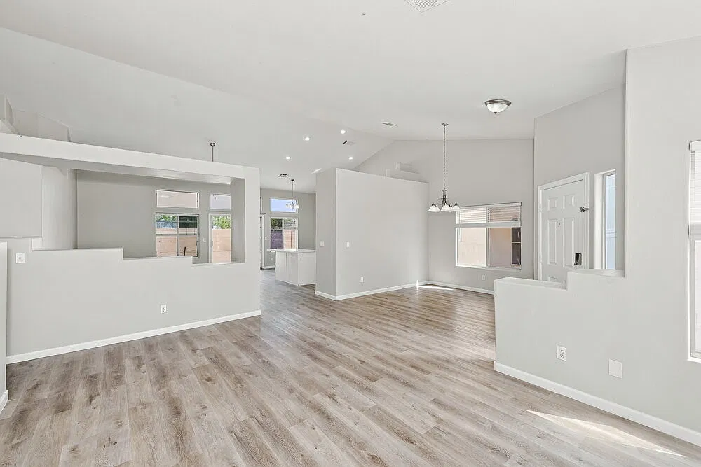 3 bed, 2.0 bath, 1777 sqft, $2,215 — Photo 4