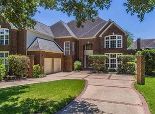 165 N Hall Dr, Sugar Land, TX 77478