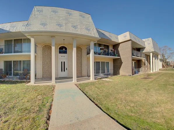 4110 W 99th St APT D, Oak Lawn, IL 60453