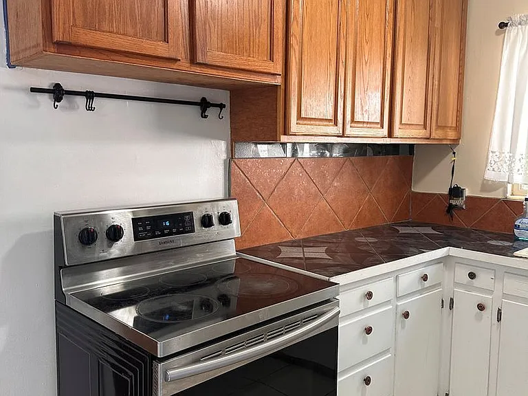 628 S University St — Photo 14
