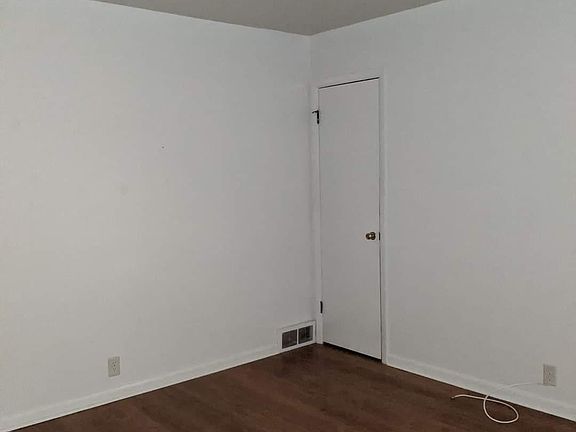 3rd image of 117 4th Ave