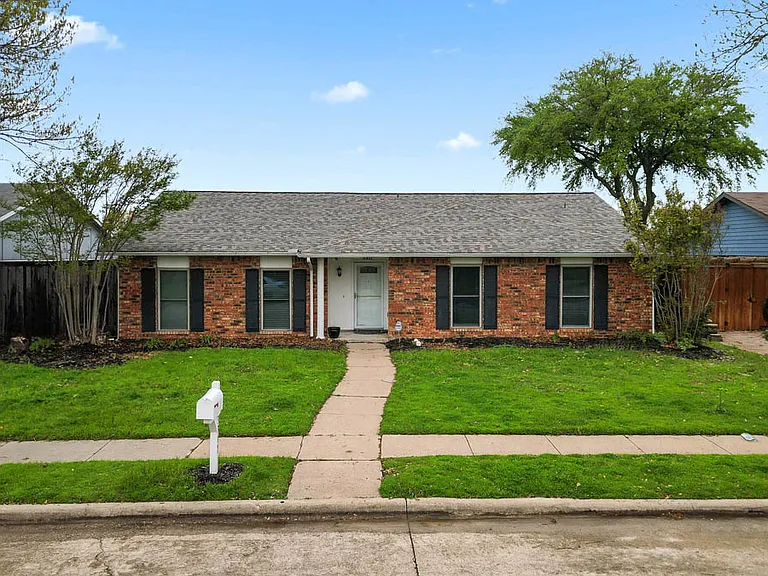 3317 John Muir Ct — Photo 2