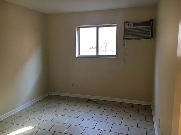 5th image of 712-714 Riverview Dr #714-A