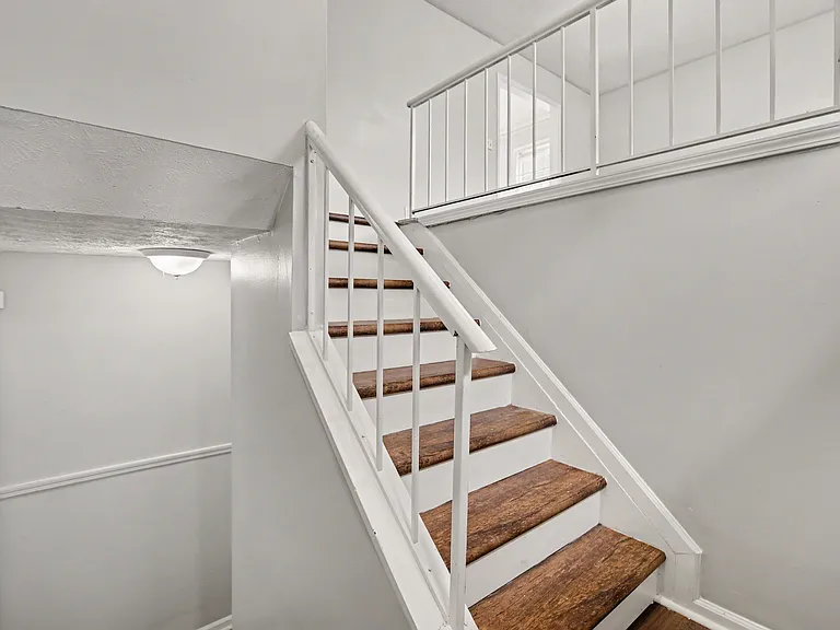2120 Sandgate Cir — Photo 7