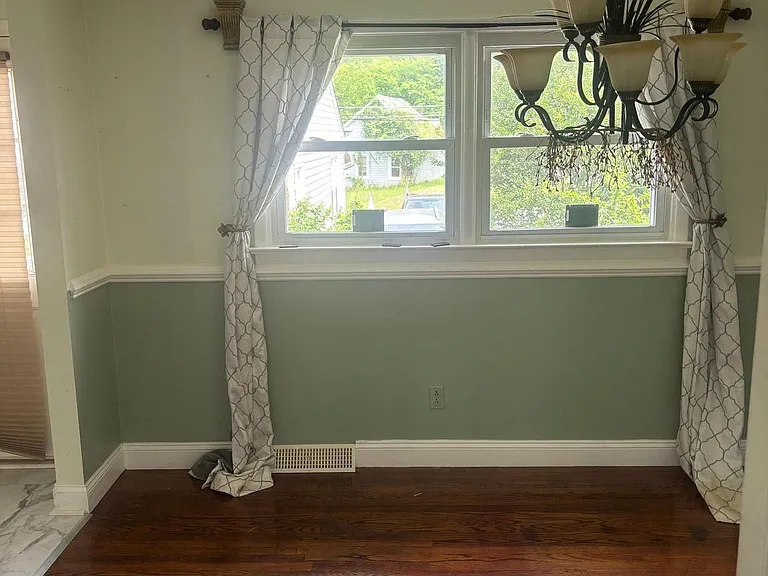 311 Harlem Ln — Photo 8