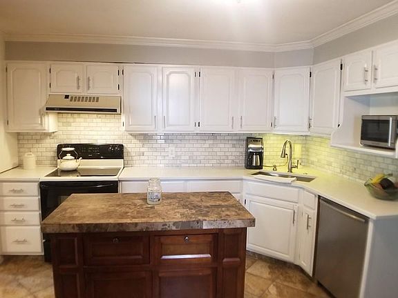 3rd image of 60 Crestwood Dr