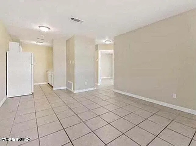 2 bed, 1.0 bath, 710 sqft, $950 — Photo 2