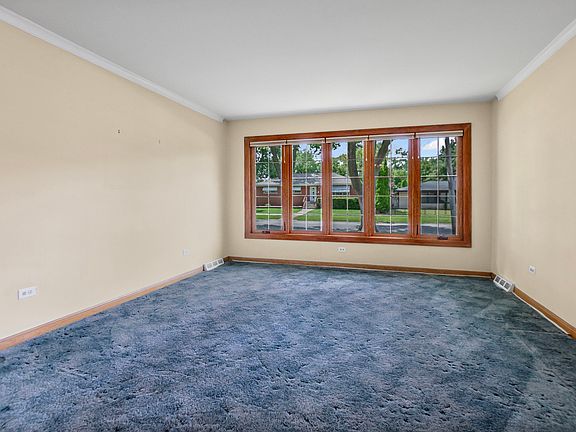 3rd image of 10713 Lawler Ave