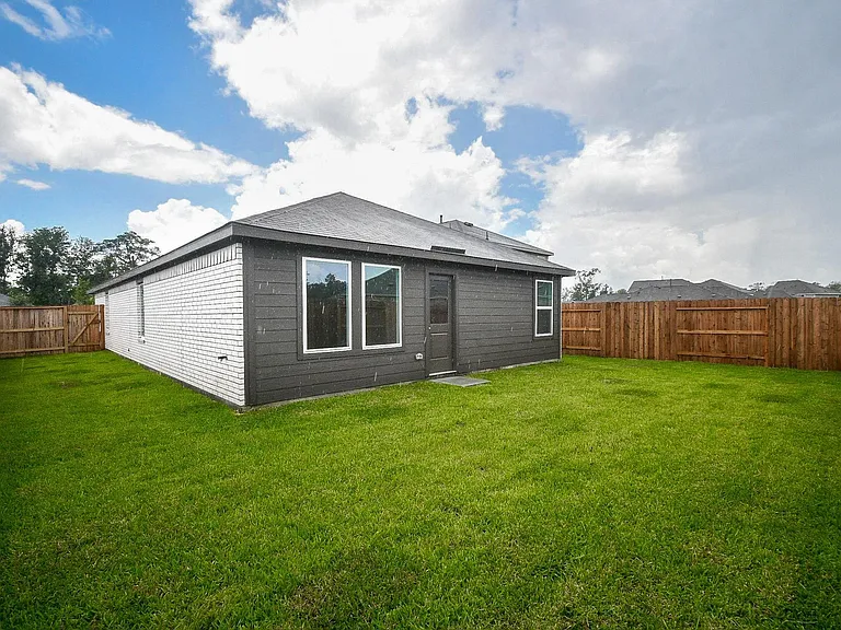 923 Capracotta Dr — Photo 20