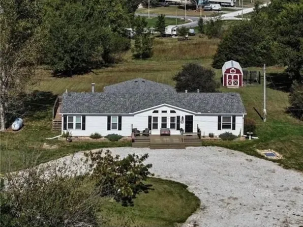 69 Porcupine Path, Linn Valley, KS 66040