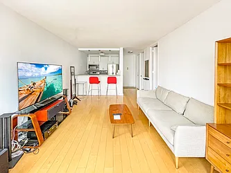 Rented by Fact Real Estate LLC