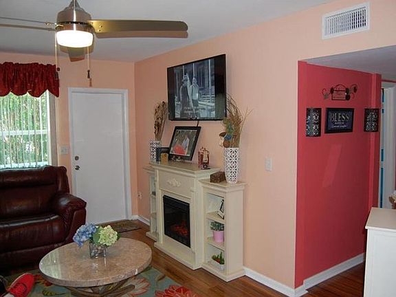 5th image of 8150 Rosalind Ave APT 6