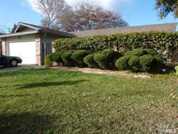 4th image of 948 Pueblo Ave