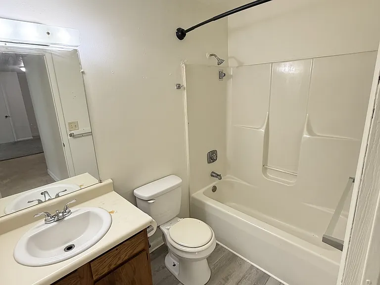 819 Mosgrove St #222 — Photo 5