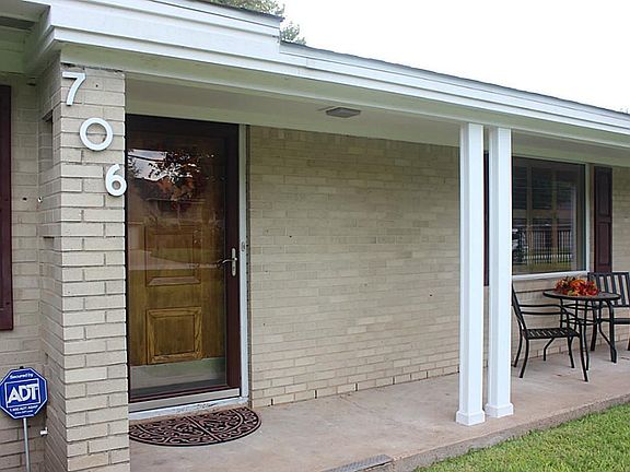 4th image of 706 Oyster Creek Dr