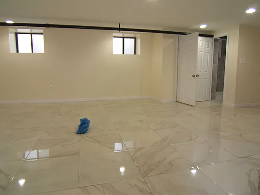 Rented by Joel Weisz, LREB | media 5