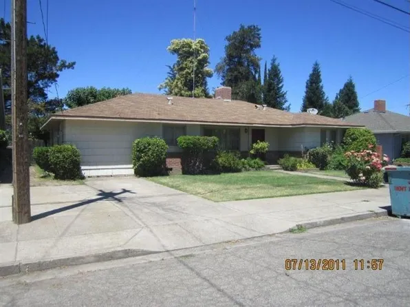 70 Stanislaus Ave, Oakdale, CA 95361