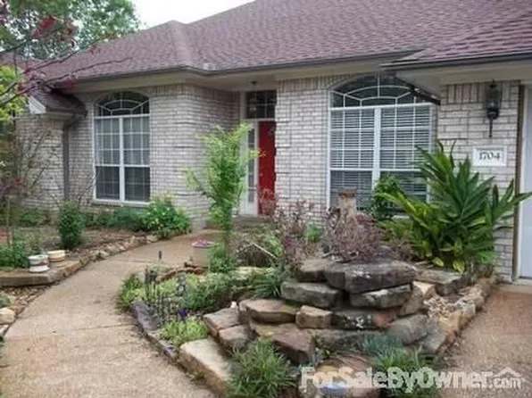 1704 Serval Ln, College Station, TX 77840