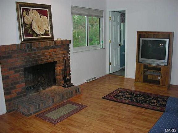 4th image of 4545 Alberhill Dr