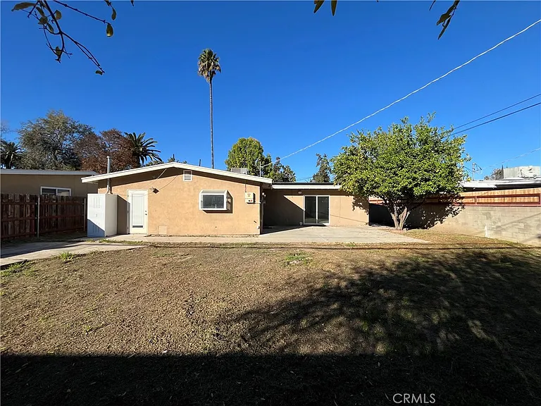 18708 Keswick St #18708 — Photo 11