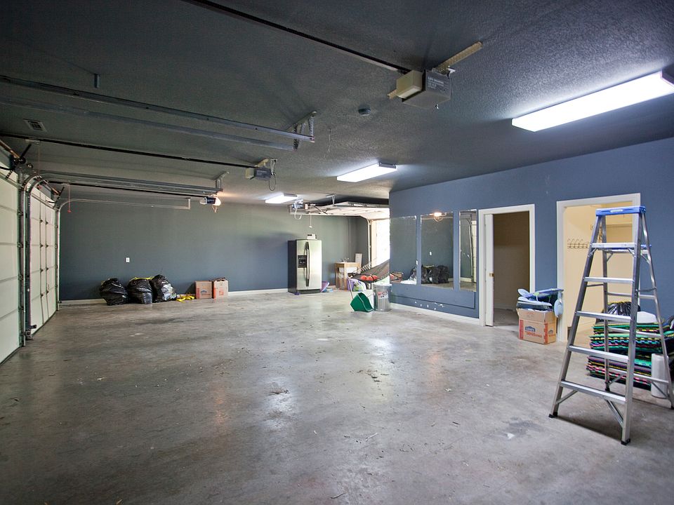 1st image of 1625 S Main St