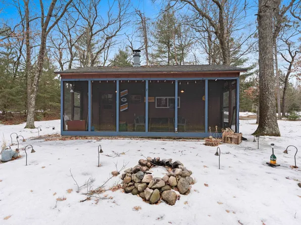 N7116 W Lake Crest Dr, Shawano, WI 54166