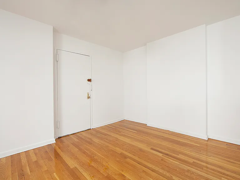 354 22nd St #4 — Photo 2