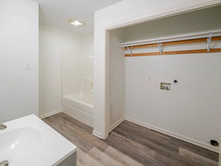 261 Bon Jovi Blvd — Photo 8